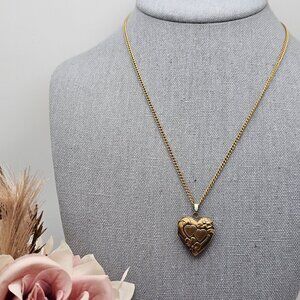 VTG Gold/BrassTone Floral Heart Locket Necklace Chain Link Romantic Gift Jewelry